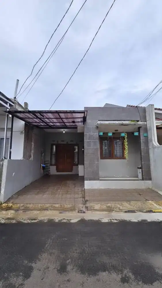 Miliki Rumah Cantik Siap Huni Sebrang Mall di Graha Raya