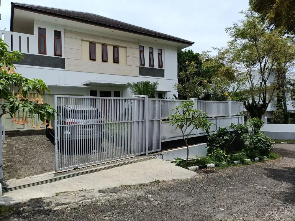 DIJUAL RUMAH SIAP HUNI DI KOMPLEK SETIABUDI REGENCY BANDUNG