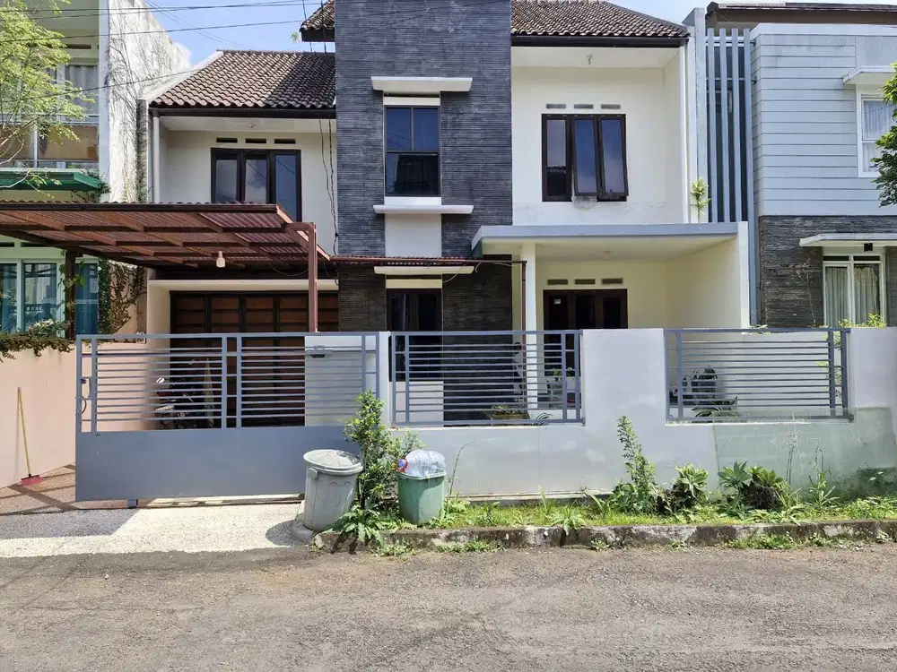 DIJUAL RUMAH ASRI TERAWAT BANGUNAN BAGUS DI DEKAT GEGERKALONG CIWARUGA