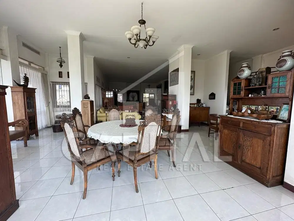 Villa Cantik Di Bukit Pakar Dago dengan View Maksimal Banget