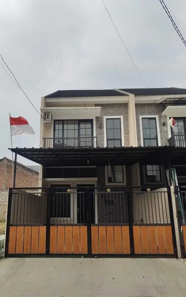 Dijual Rumah 2 Lantai Terawat Cantik Di Telaga Mediterania Citra Raya