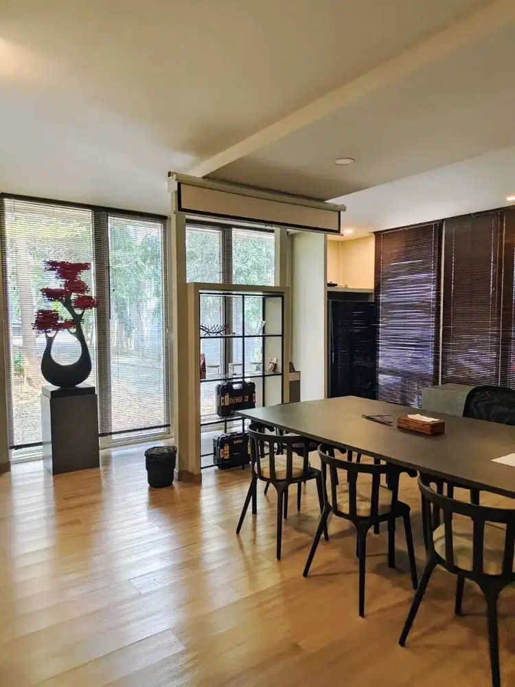 Jual Rumah Besar Luas 1.232 m² di Kemang Muat 8 Mobil