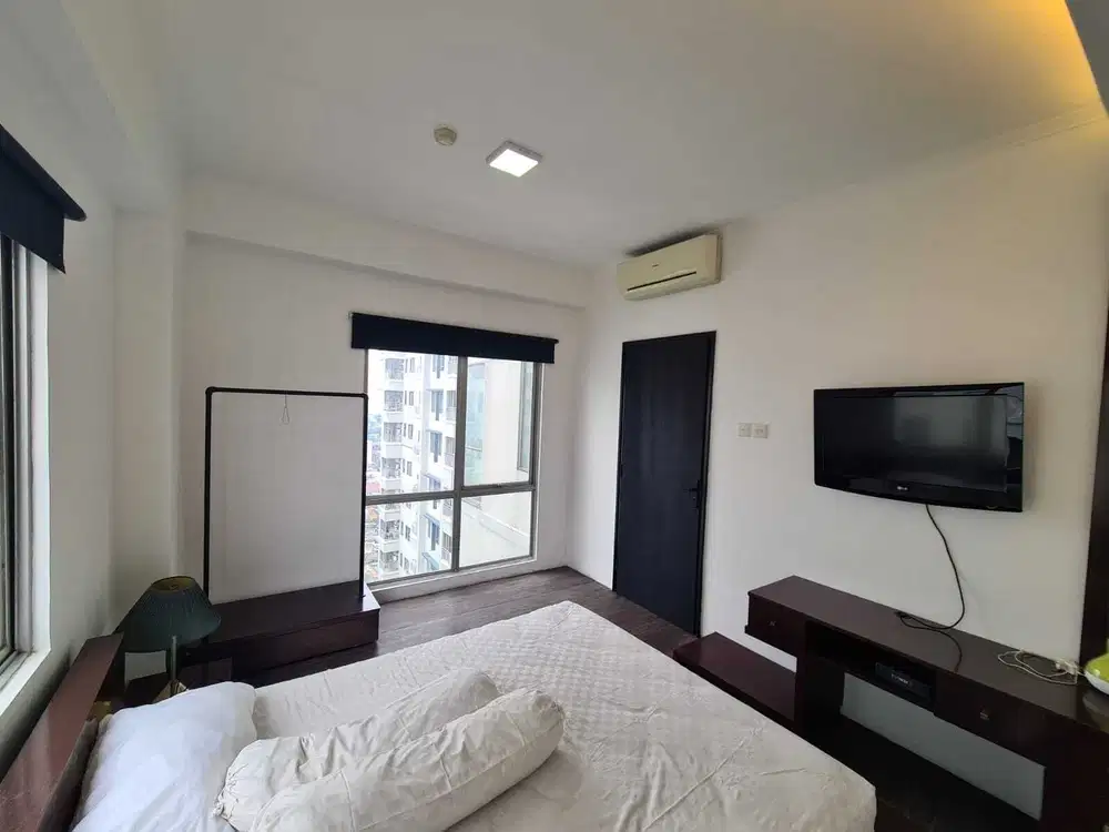 Sewa Apartemen Sudirman Park 2BR Siap Huni FF Dekat Menara Batavia