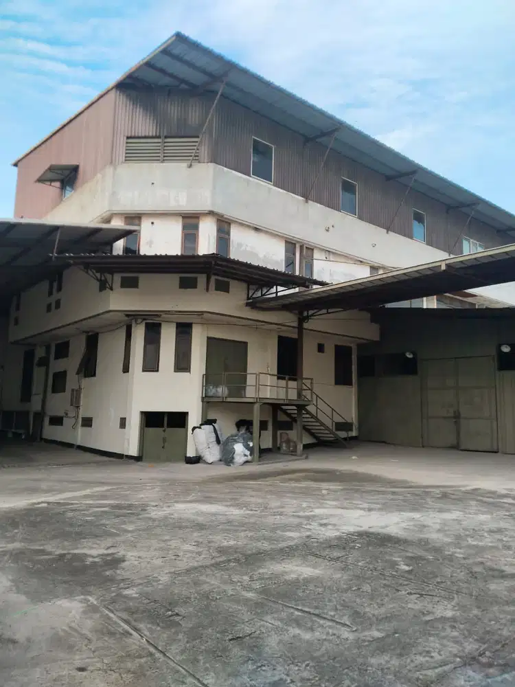 DiJual gudang kalideres, lb 800m2 , lt 400m2 . Harga 13,8M nego