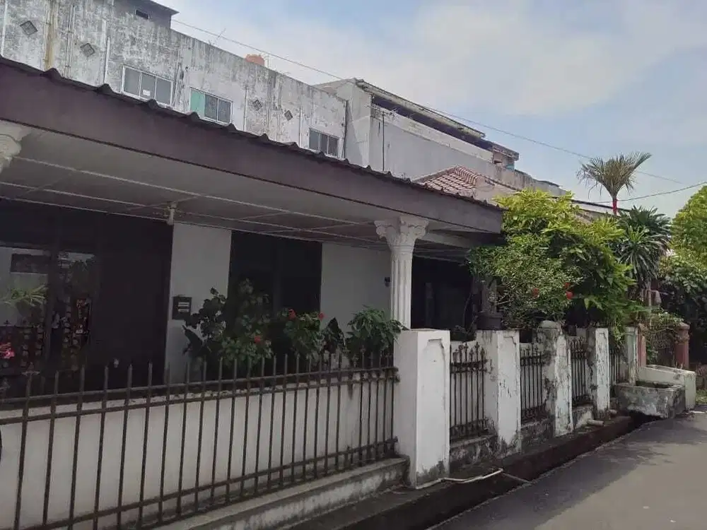Rumah Tua Jual BU di Komplek BPKP, Rawasari, Jakarta Pusat