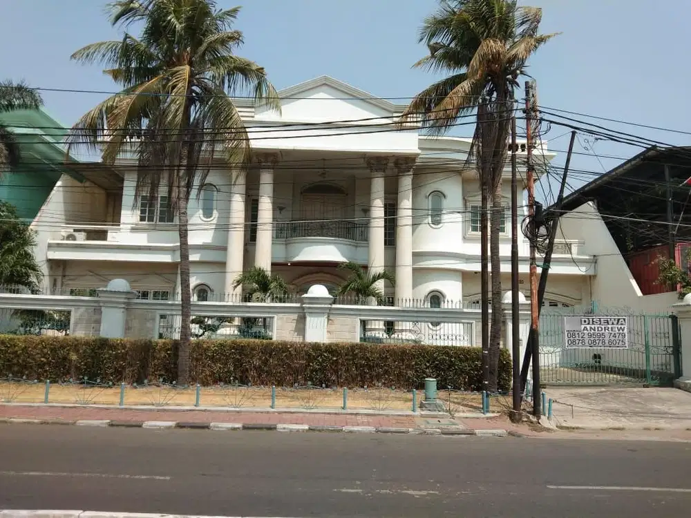 Rumah Mewah Jalan Raya Pluit Putra Siap Huni Luas 713m