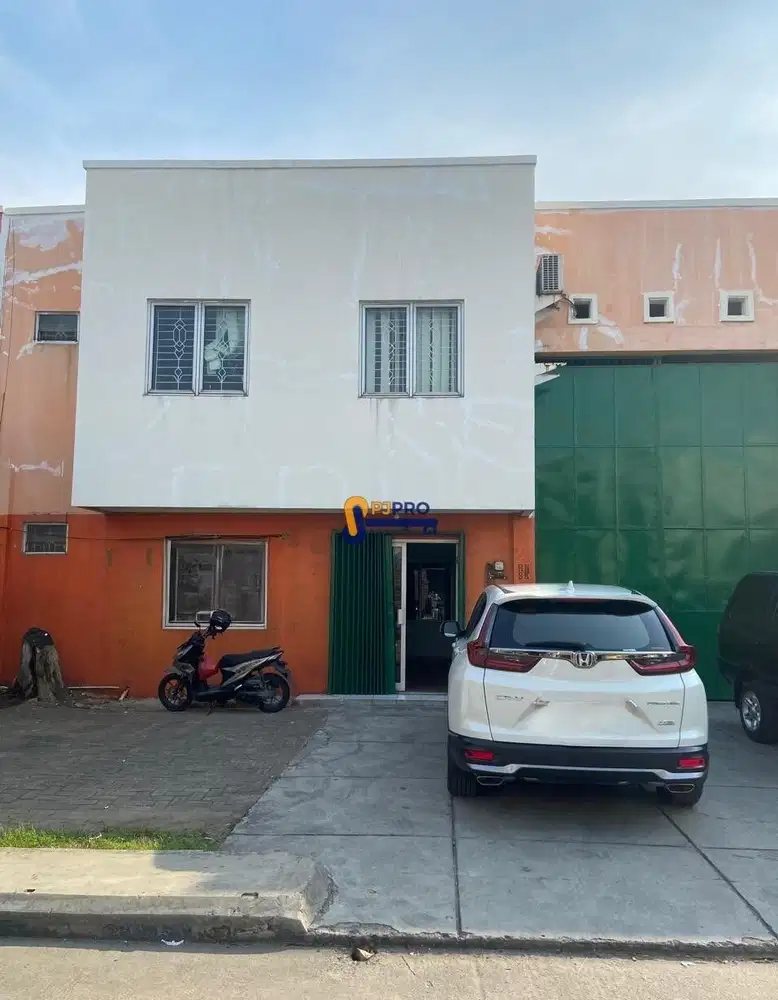 GUDANG SIAP USAHA HADAP UTARA DAN TIMUR LOKASI BAGUS DI PUSAT NIAGA