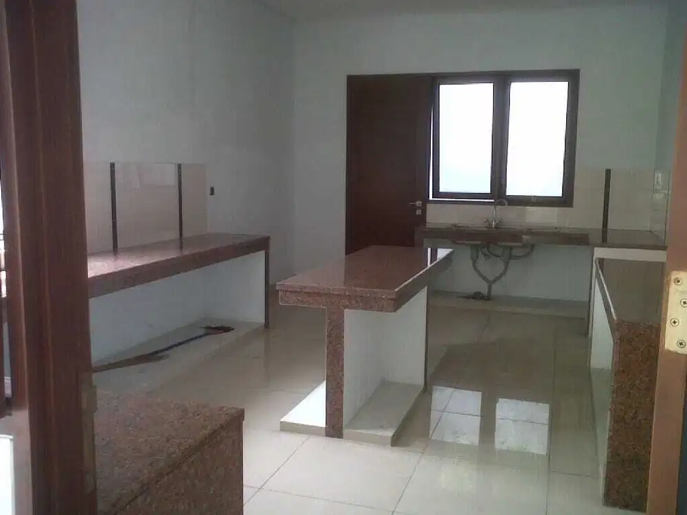 Tanah Bonus rumah 1598 m2 SHM Kemang, Jakarta Selatan