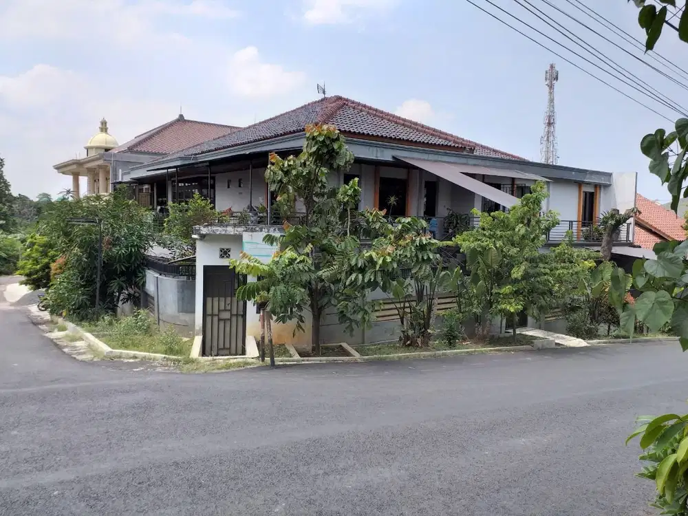 Rumah Mewah dan luas dekat lokasi komersil pondok kelapa, Duren Sawit
