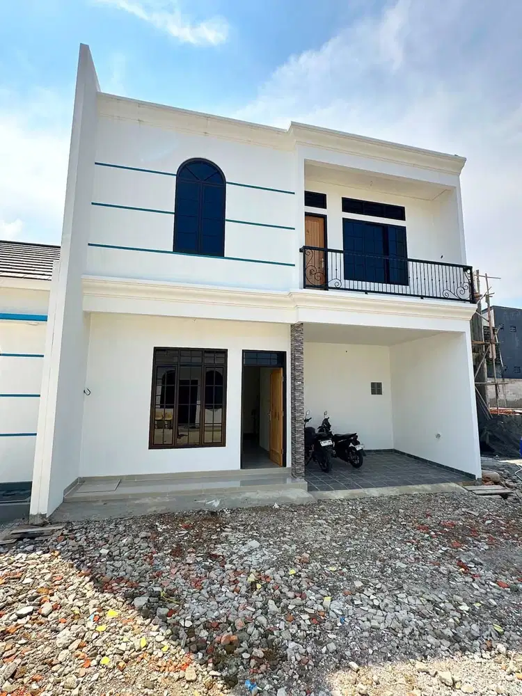 Jual rumah 2 lantai nyaman dan strategis di ciracas jaktim