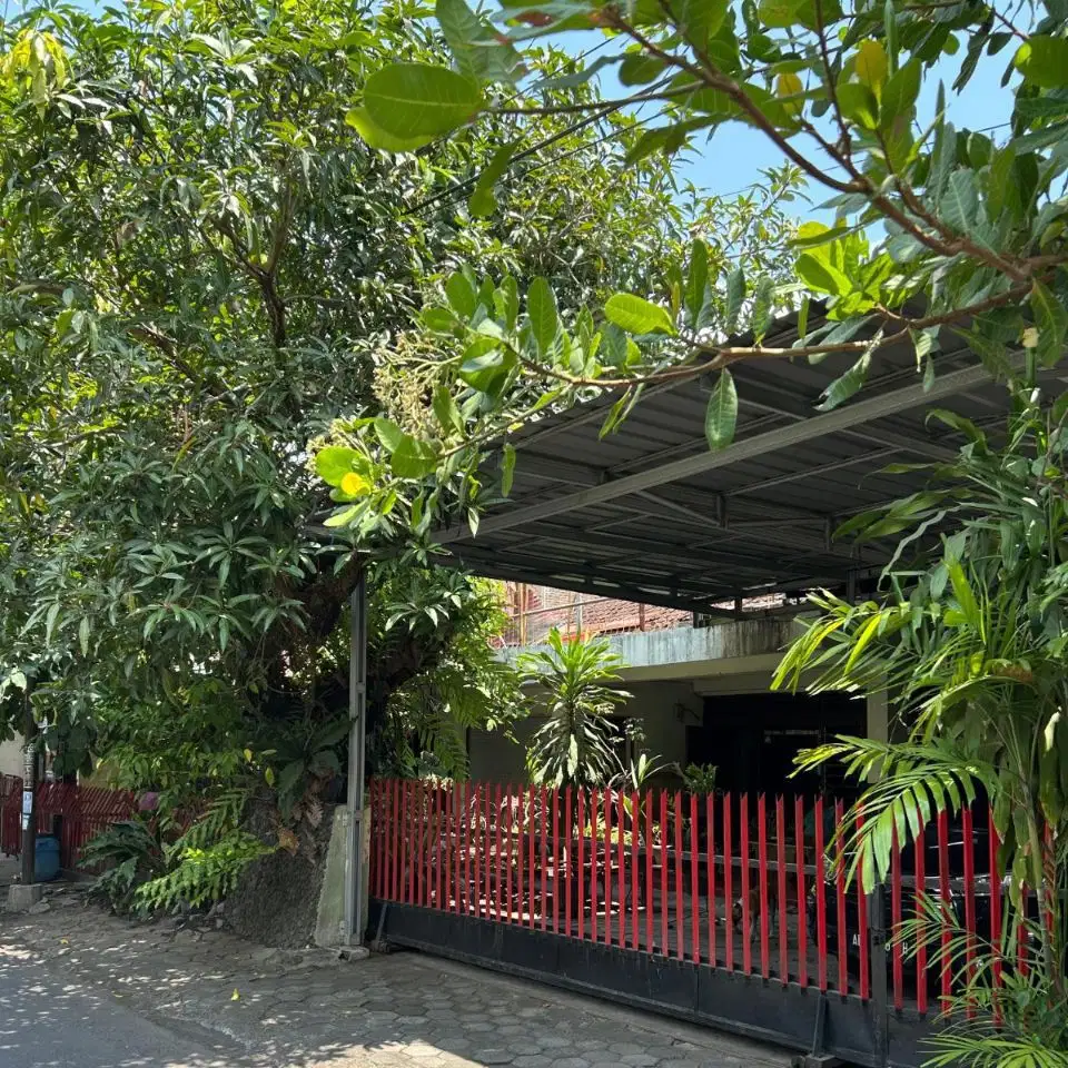 Rumah induk dan kost aktif 1,5 Lt dekat pusar kota Yogyakarta