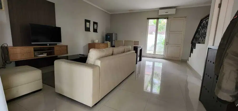 WOW Jual Rumah 2 Lantai Nyaman Asri Luas Besar Murah Lippo Cikarang BU