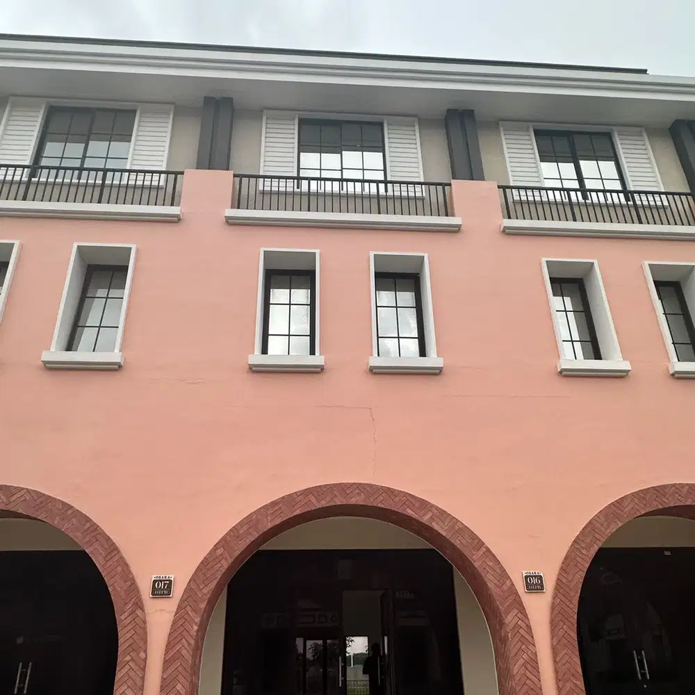 Disewa Ruko Pik 2 hadap danau osaka 3 lantai