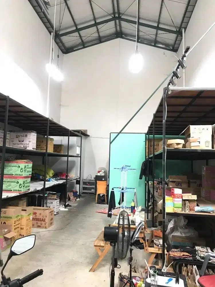 P JS Disewakan Gudang 7x20 The Store Green Lake City  Min. 2 Thn