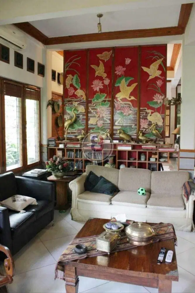 Rumah di Bintaro Sektor 2 Nuansa Etnik Tanah Luas