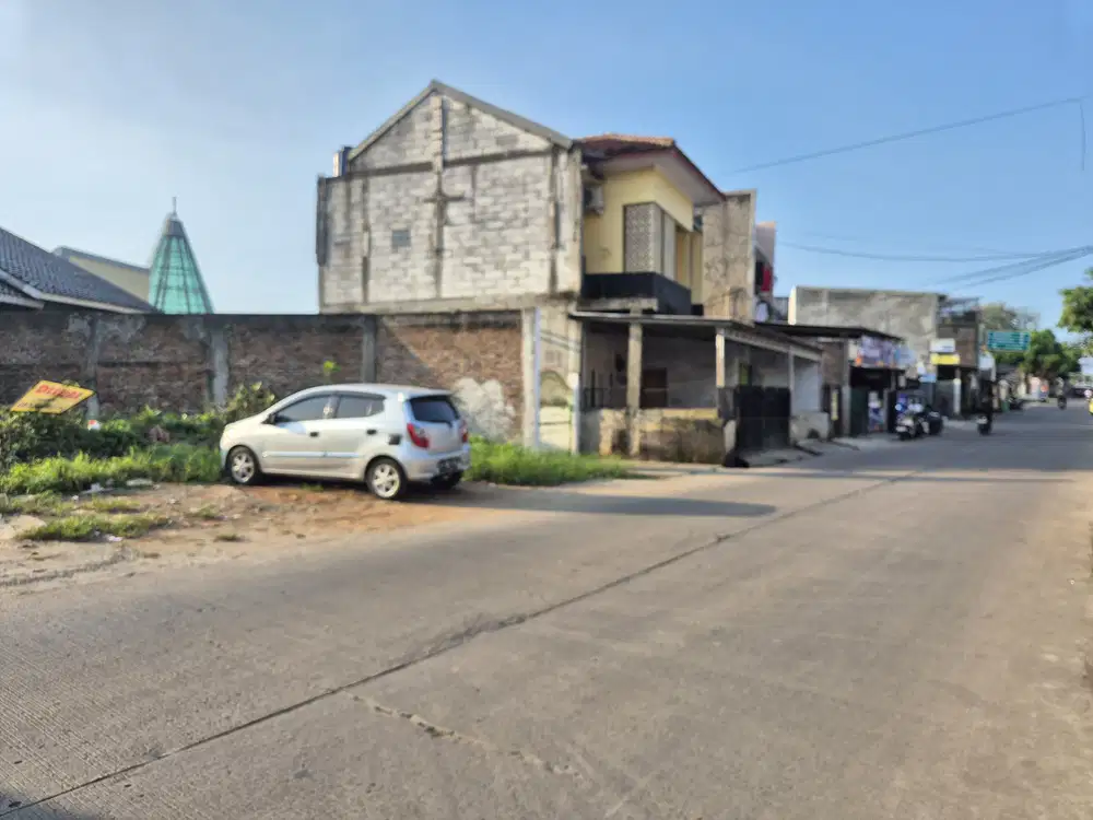 Tanah pinggir jalan deket lampu merah cocok buat usaha