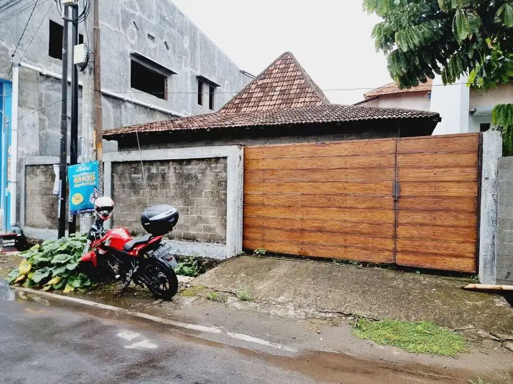 Tanah 159m² Plus Bangunan Joglo di Karanganyar