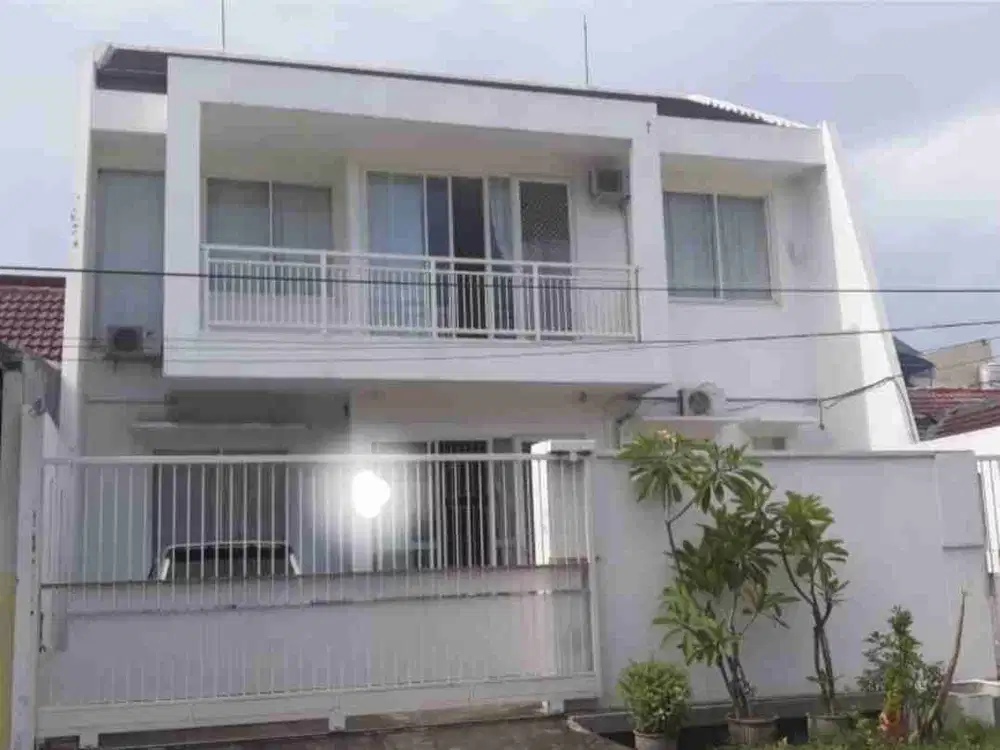 Dijual rumah murah di Kutisari indah surabaya dekat waru rungkut siwalankerto