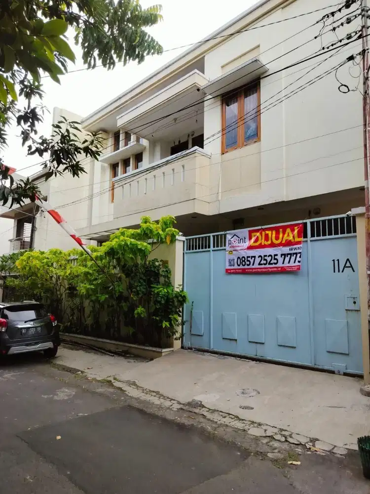 Rumah Lingkungan Elit Strategis 2 Lt di Surakarta Kota