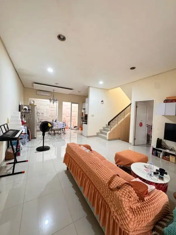 Dijual Rumah Golf Lake Rapi Siap Huni di Cengkareng