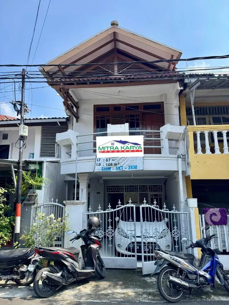 Rumah 2 Lantai Jalan 2 Mobil Dekat Taman di Perumkar Pondok Kelapa