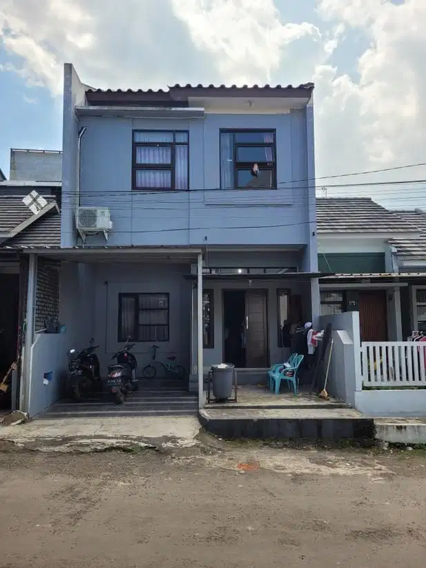 Rumah di komplek Ekslusif Jatihandap 4 menit ke RS Hermina Arcamanik