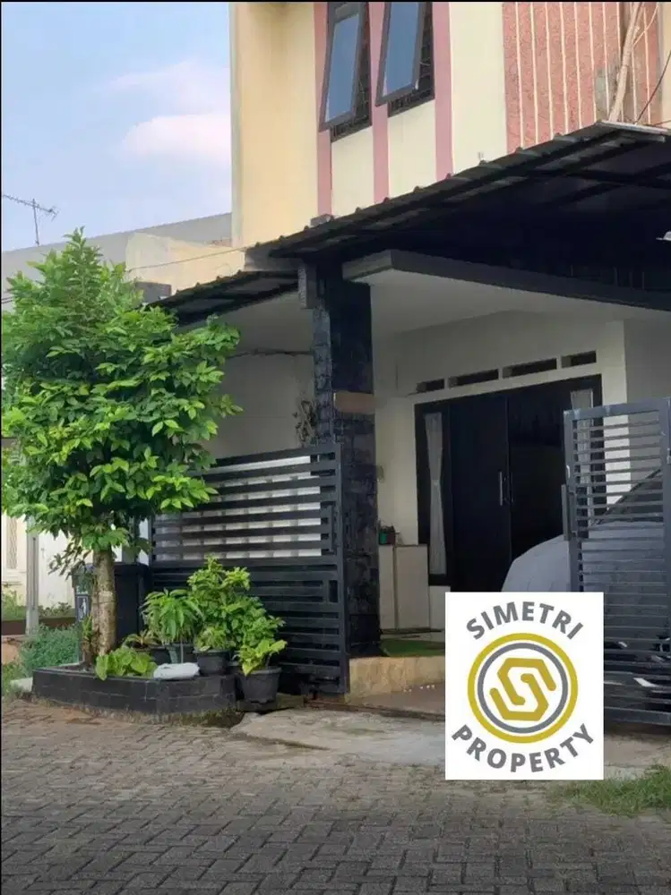 Dijual  Rumah 2 lantai Posisi Di Depan Lapangan / Fasum  Graha Bintaro