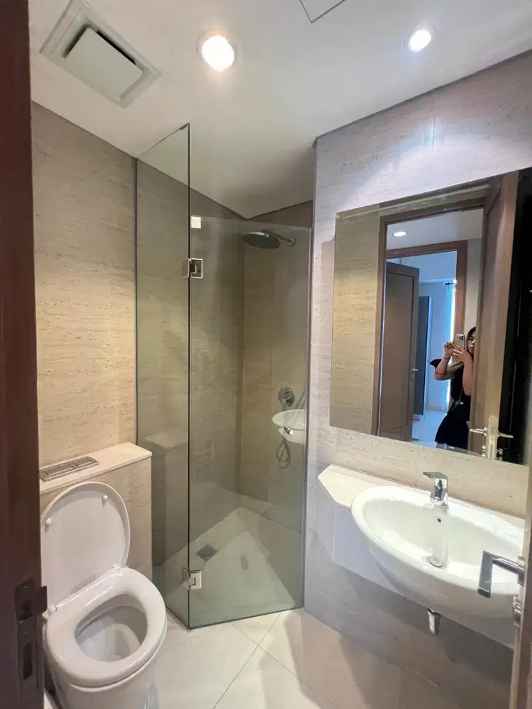 Disewakan Apartemen Taman Anggrek Residences 2 Bedroom Furnish Bagus