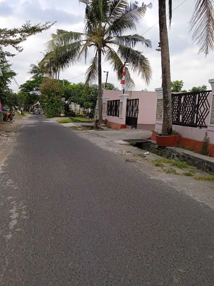 Tanah Maguwoharjo; Strategis; Akses 2 Jalan Besar