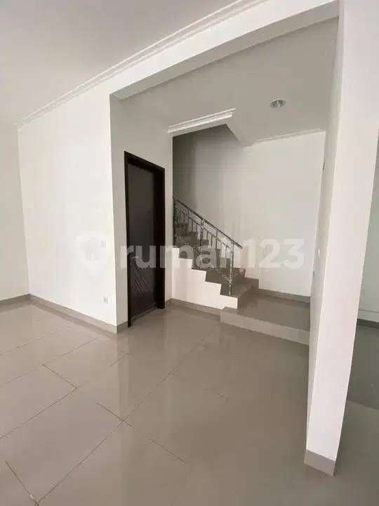 dijual murah rumah 8x12 pik2