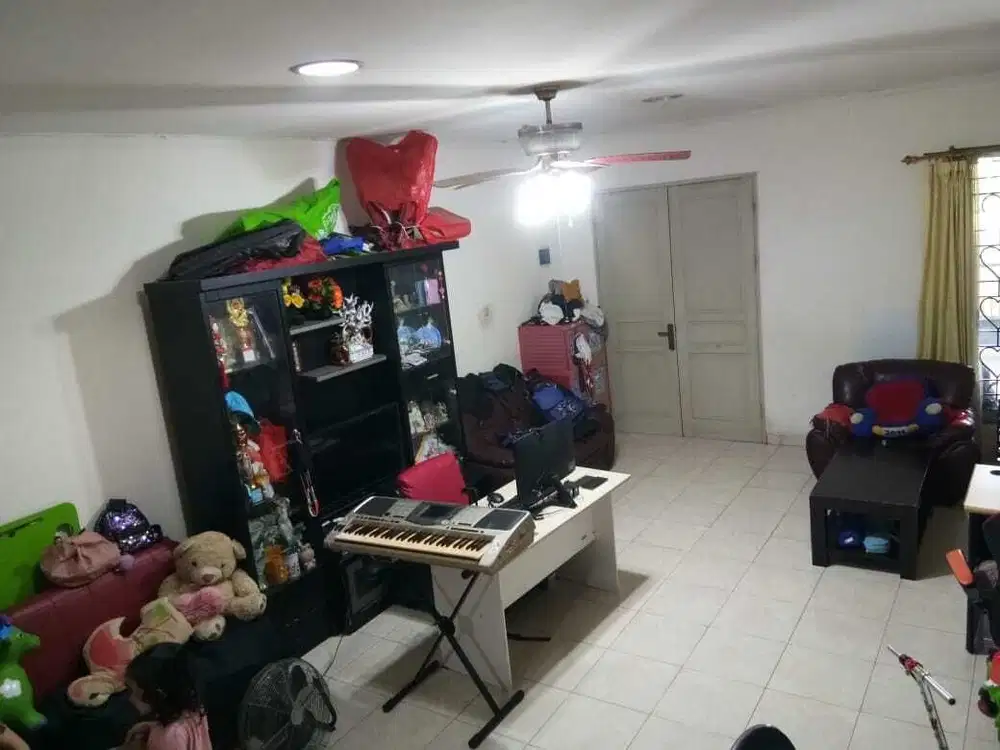 Rumah 2 lantai Cengkareng, siap huni, bebas banjir , bisa KPR