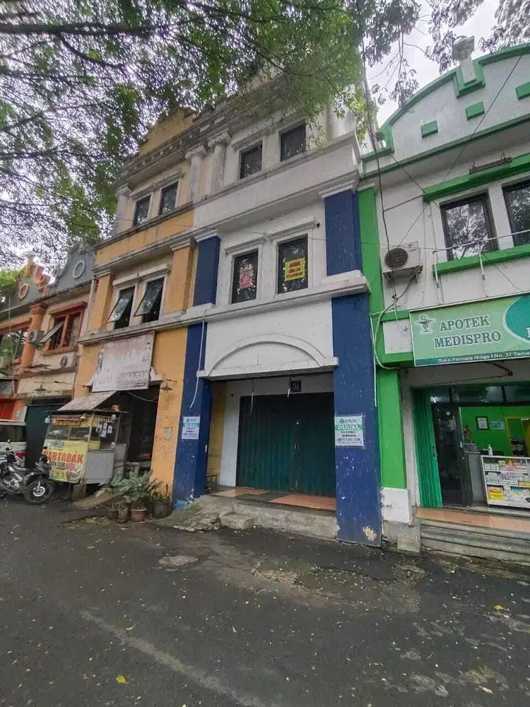 Dijual ruko 3 Lt di Taman Royal 1 siap huni rapih