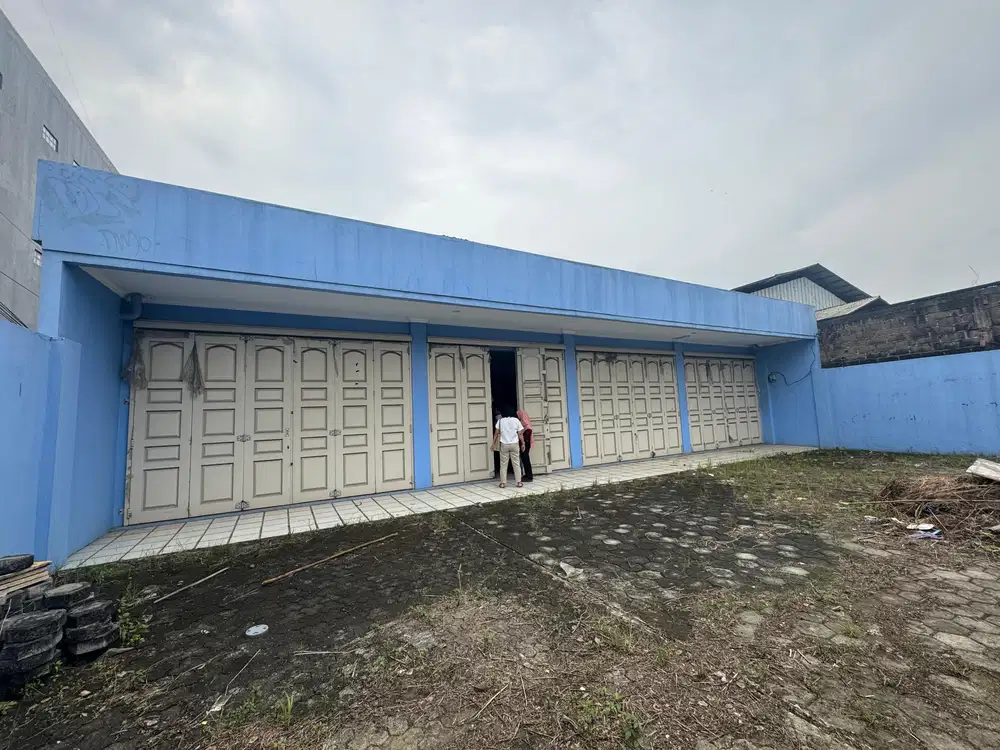 DISEWAKAN Ex SHOWROOM SRATEGIS DI KALIMALANG BEKASI