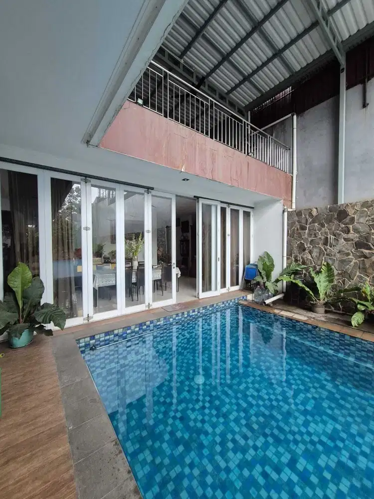 Rumah Legenda wisata luas tanah besar ada kolam renang bangunan 2016