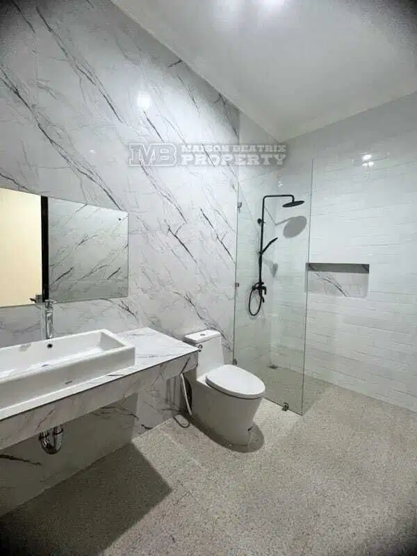 RUMAH BARU MODERN KONTEMPORER DI THE ICON BSD CITY LOKASI NYAMAN