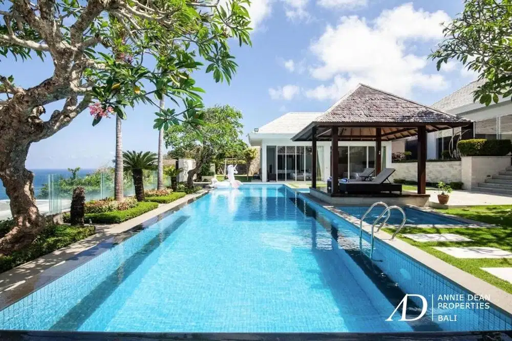FREEHOLD | MODERN CONTEMPORARY VILLA WITH OCEAN VIEWS IN PANDAWA