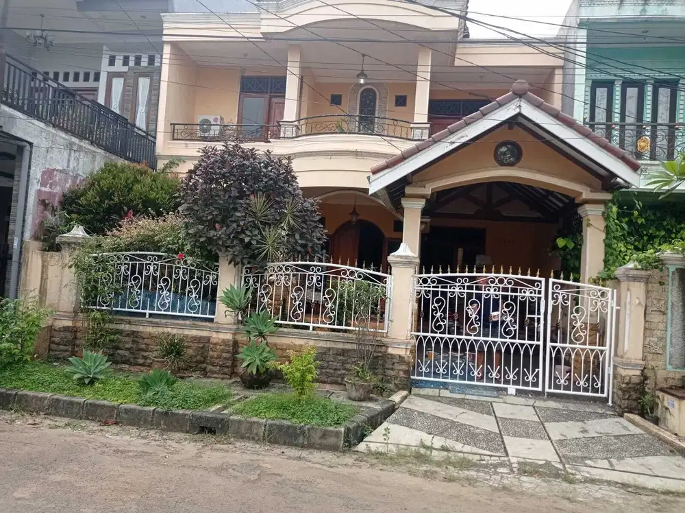 Di jual rumah sangat strategis di sentul