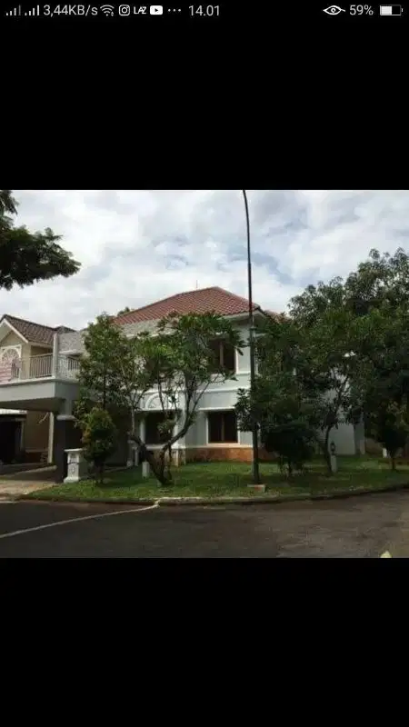 Rumah hoek minimalis di jual di legenda wisata cibubur, depan taman