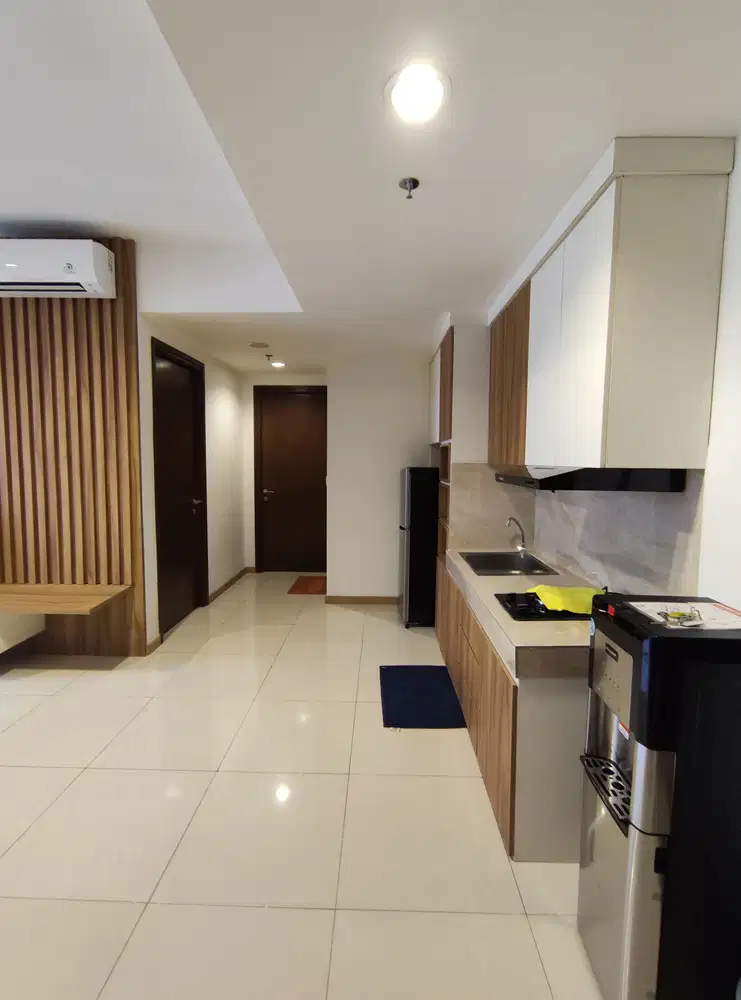 Apartemen Dua Kamar Tidur Full Furnished Lux