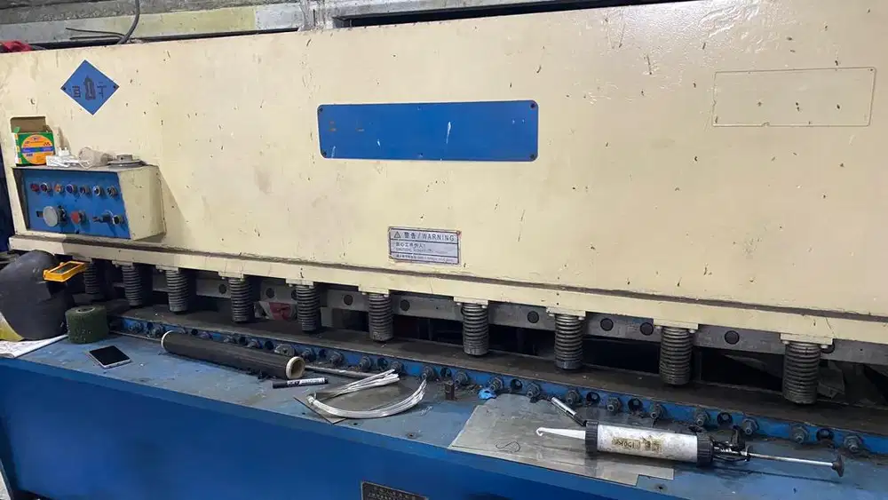 Mesin shering/mesin potong plat