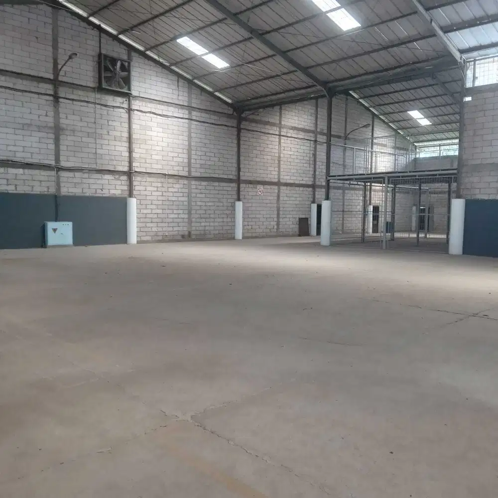 Gudang Strategis Pinggir Jalan Cileungsi Bogor Jawa Barat