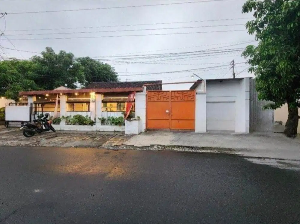 Rumah Tempat Usaha Plus Kost Exlusive Strategis di Solo