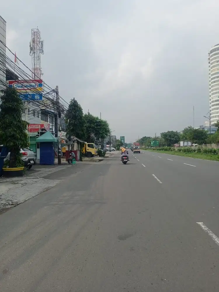 Ruko. Panjang.  Jln. Raya.  Angke.  Strategis