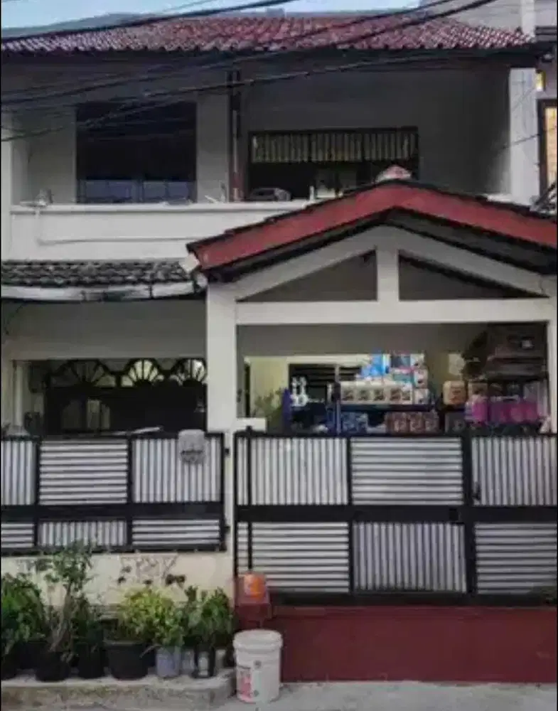 Rumah 2 Lantai di Pondok Kelapa