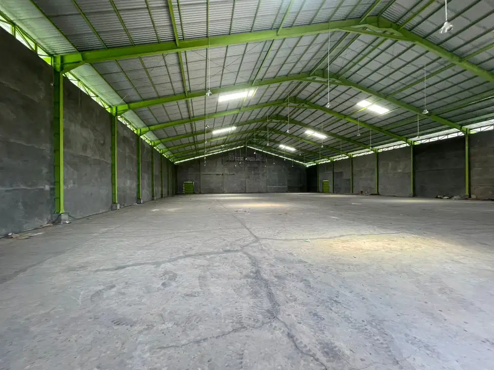 Disewakan Gudang di Tangerang Kota, LB 1944m2, LT 4357m2. Harga 3.2M