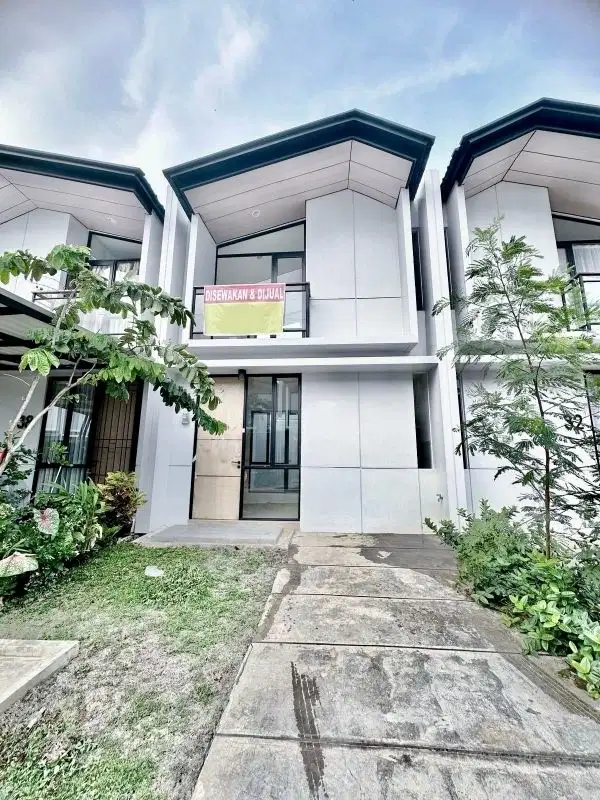 Rumah Cantik Brand New Fasad Cantik Lokasi Strategis