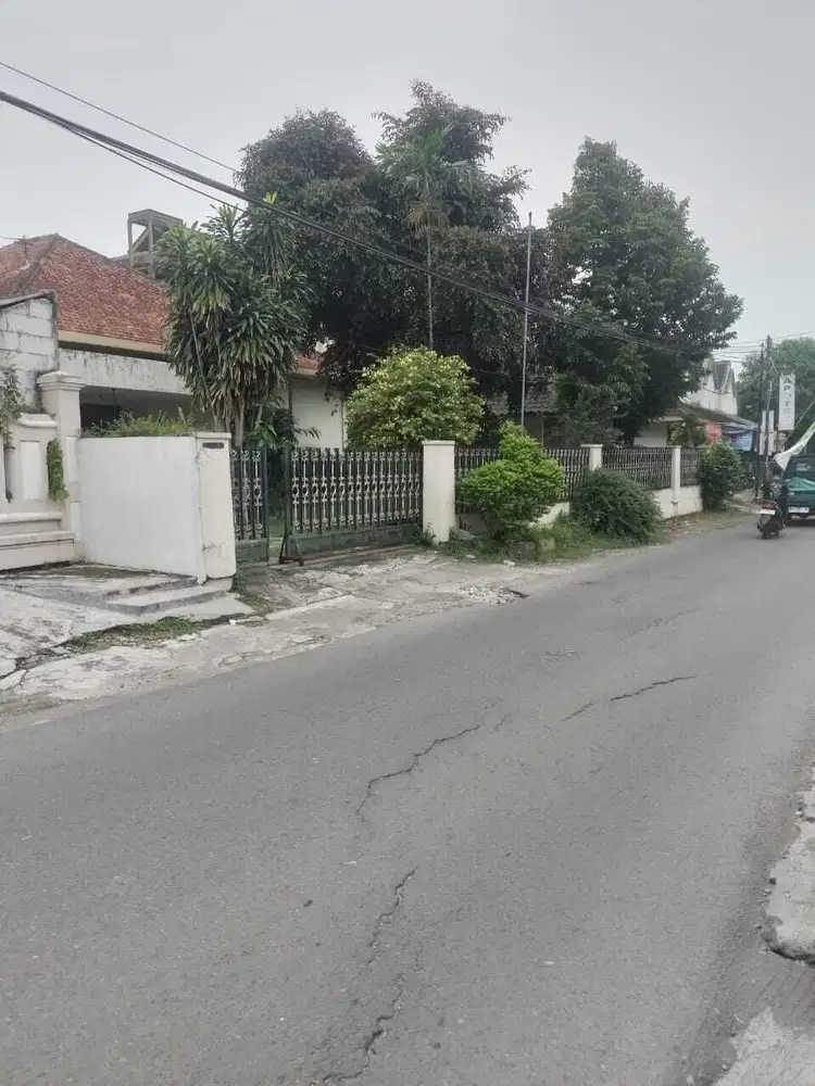 RUMAH LUAS MURAH STRATEGIS DEKAT JEC BANGUNTAPAN BANTUL YOGYAKARTA