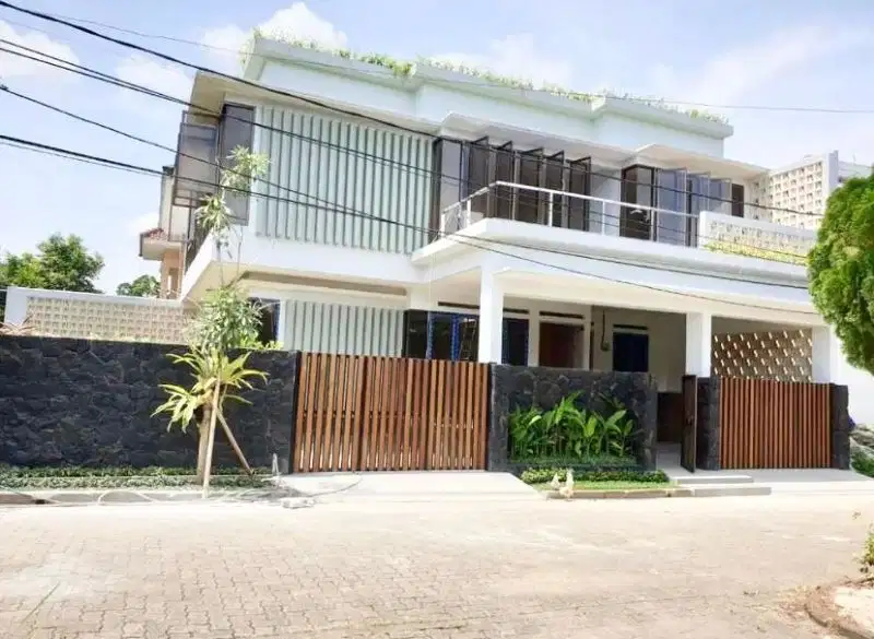 Rumah 2 Lt dgn Roftop Villa Gunung Lestari Jombang Bintaro TangSel