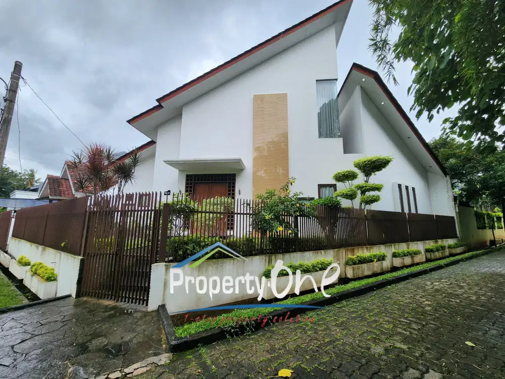 Dijual Rumah Hoek Kondisi Semi Furnish Di Villa Gunung Lestari Jombang