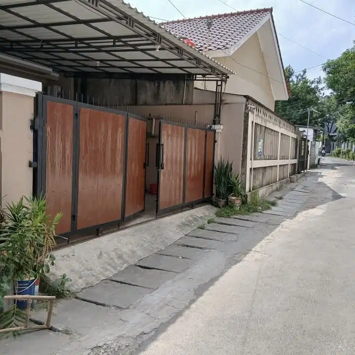 Dijual Rumah 2,5Lantai di Srengseng Sawah Jagakarsa Jakarta Selatan